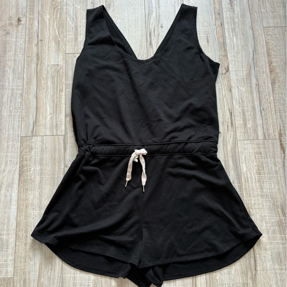 Black cover up L jumpers